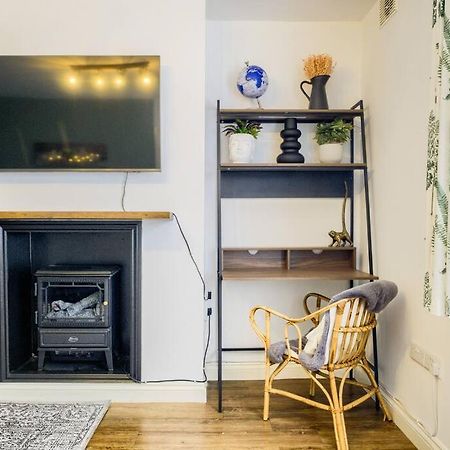 Low Rate For A 4-Bedroom House In Coventry With Free Unlimited Wi-Fi 2 Car Parking 53 Qmc Dış mekan fotoğraf